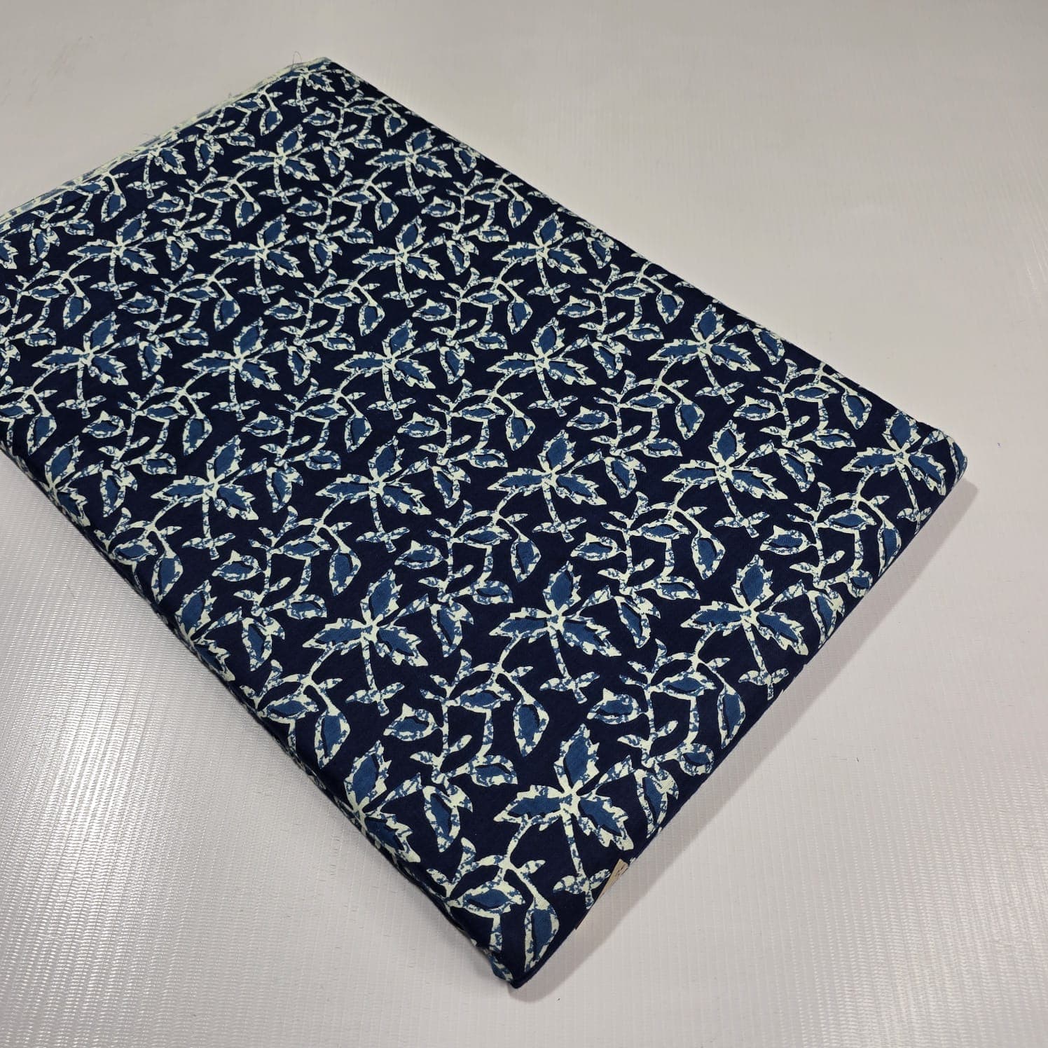 Foliage Vine Cotton — Navy